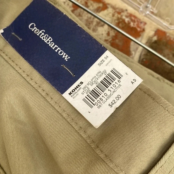 Croft & Borrow Khaki Elasticized Sides Plus Size Cargo Shorts - Picture 6 of 11